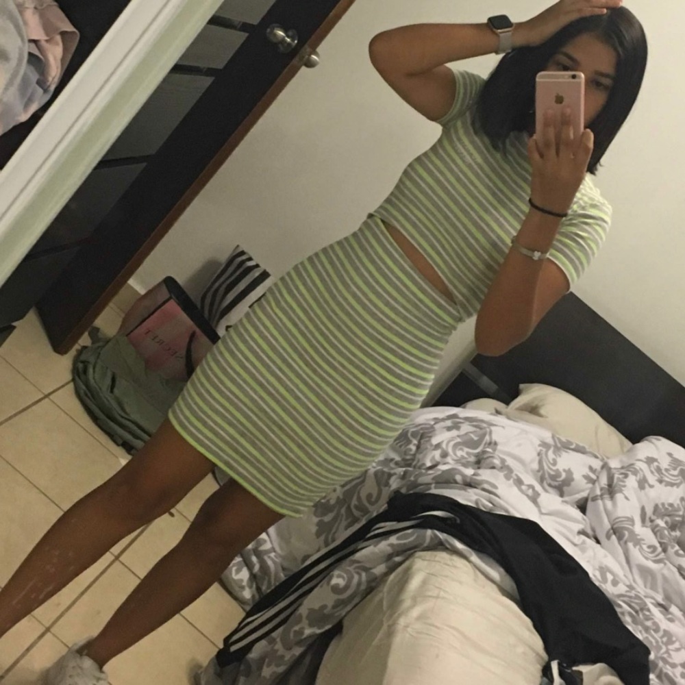 Cute slit dress!broke the tags before trying it on